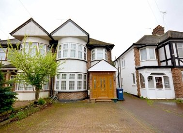 Properties let in Hall Lane - NW4 4TJ view1