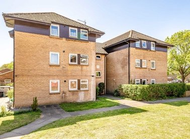 Properties let in Hammond Close - TW12 2DE view1