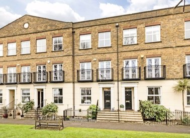 Properties let in Hampton Court Crescent - KT8 9BA view1