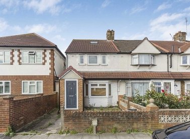 Properties to let in Hampton Road West - TW13 6BE view1