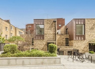 Properties to let in Hand Axe Yard - WC1X 8BD view1