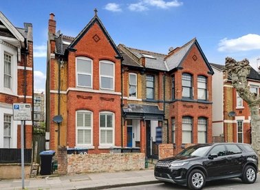 Properties to let in Harlesden Gardens - NW10 4EX view1
