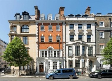 Properties to let in Harley Street - W1G 8QH view1