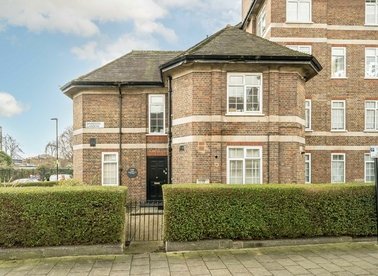 Properties to let in Hartington Road - SW8 2HR view1