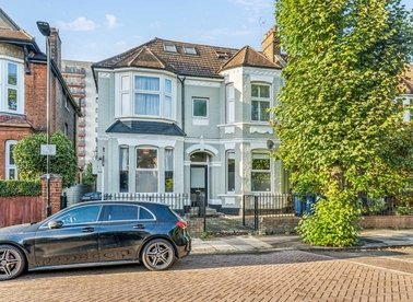 Properties let in Hastings Road - W13 8QH view1