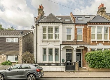 Properties to let in Hazelbourne Road - SW12 9NS view1