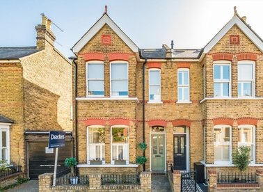 Properties let in Heath Gardens - TW1 4LY view1