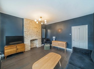 Properties to let in Heath Street - NW3 6TR view1