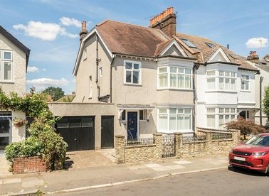 Properties let in Heather Road - SE12 0UQ view1