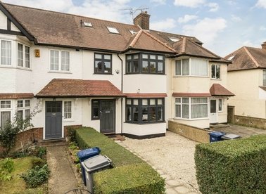 Properties to let in Hervey Close - N3 2HH view1