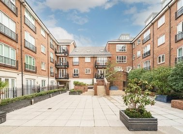 High Street, Brentford, TW8