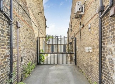 Properties let in High Street - KT1 4DB view1