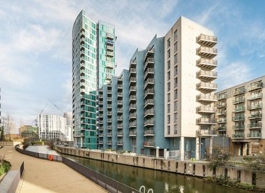 Properties to let in High Street - E15 2PS view1