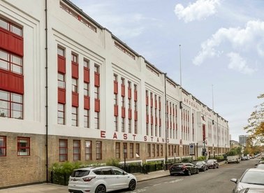 Properties to let in Highbury Stadium Square - N5 1FG view1