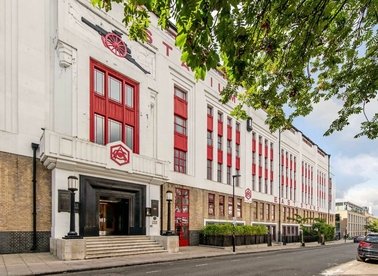 Properties let in Highbury Stadium Square - N5 1FN view1