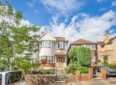 Properties to let in Highland Avenue - W7 3RF view1