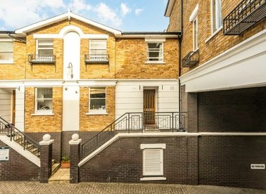 Properties to let in Hillgate Place - SW12 9ES view1
