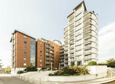 Properties to let in Holland Gardens - TW8 0BH view1