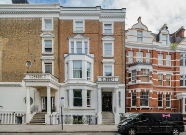 Properties to let in Holland Park Gardens - W14 8DZ view1