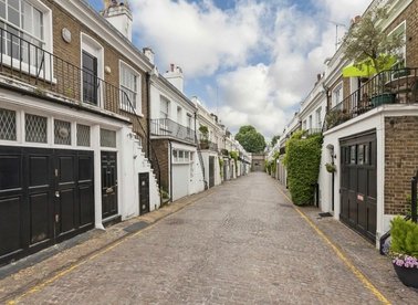 Properties let in Holland Park Mews - W11 3SX view1