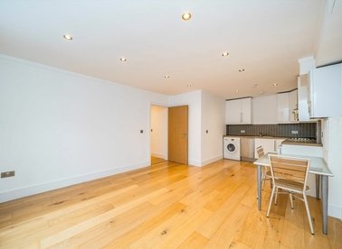 Properties to let in Holloway Road - N7 8DD view1