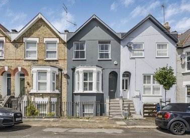 Properties let in Holly Park Road - N11 3HD view1