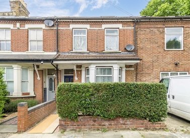 Properties to let in Holly Park Road - W7 1LA view1