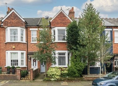 Properties to let in Holly Park Road - W7 1LA view1