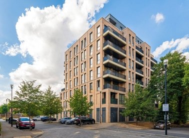 Properties to let in Holman Drive - UB2 4FY view1