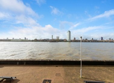 Properties let in Homer Drive - E14 3UG view1