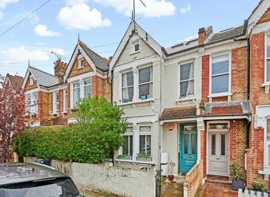 Properties to let in Honeybrook Road - SW12 0DP view1