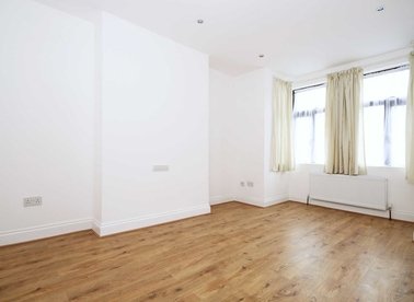 Properties to let in Horn Lane - W3 0BX view1