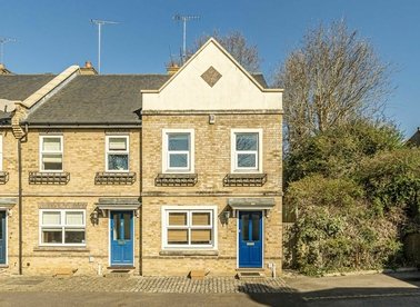 Properties let in Isabel Hill Close - TW12 2FE view1
