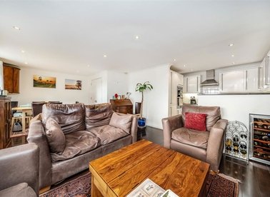 Properties to let in Jardine Road - E1W 3WA view1