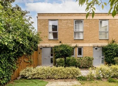 Properties to let in John Bull Place - W4 5GW view1