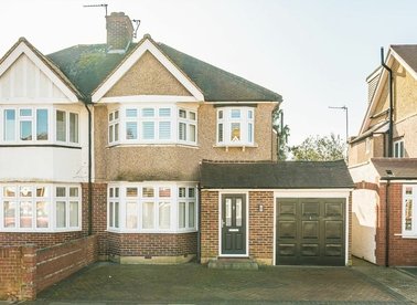 Properties let in Jubilee Avenue - TW2 6JB view1