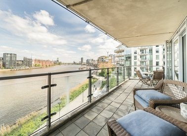 Properties to let in Juniper Drive - SW18 1TY view1