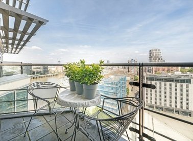 Properties to let in Juniper Drive - SW18 1TA view1