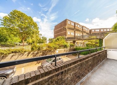 Properties to let in Justin Close - TW8 8QA view1