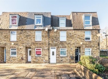 Properties to let in Kenchester Close - SW8 2TZ view1