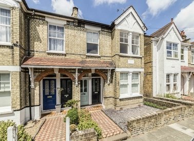 Properties to let in Kenley Road - TW1 1JT view1