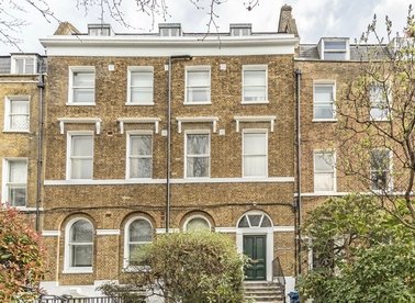 Properties to let in Kennington Park Road - SE11 4JS view1