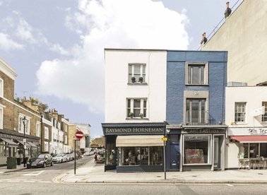Properties to let in Kensington Church Street - W8 7LP view1