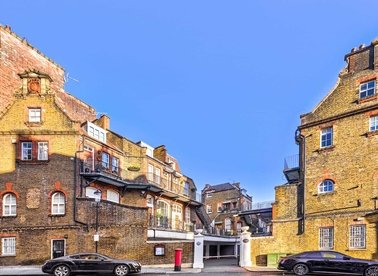 Properties to let in Kensington Court Mews - W8 5DR view1