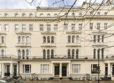 Properties to let in Kensington Gardens Square - W2 4BE view1
