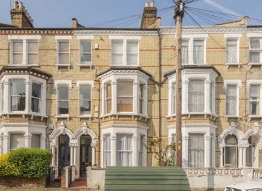 Properties to let in Kenwyn Road - SW4 7LH view1