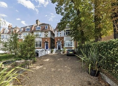 Properties let in Kings Avenue - SW12 0AT view1