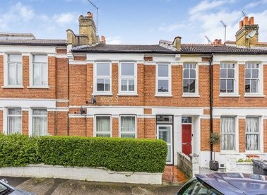 Properties to let in Kingswood Road - SW2 4JJ view1