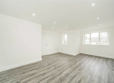 Properties to let in Kingweston Close - NW2 1UU view1