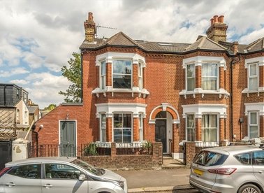 Properties to let in Kinsale Road - SE15 4HL view1